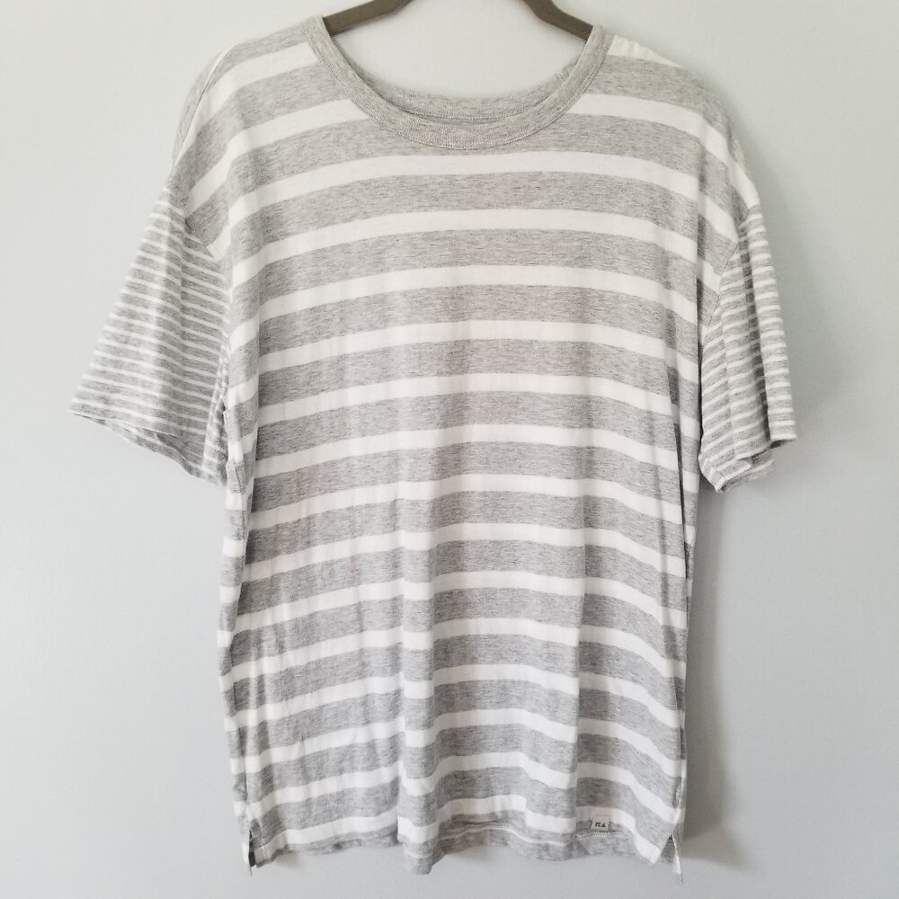 Free Assembly t-shirt XXL